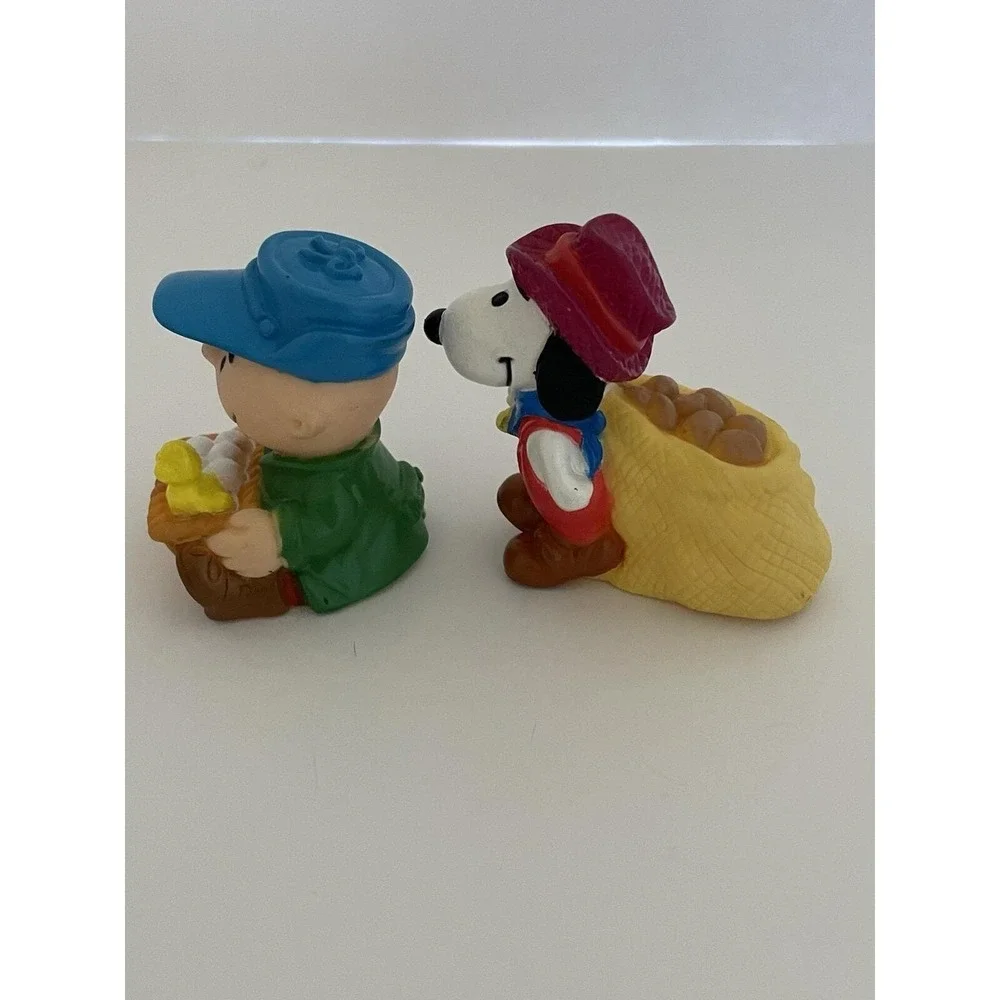VTG 2 Peanuts Figures 1950 1966 2.5